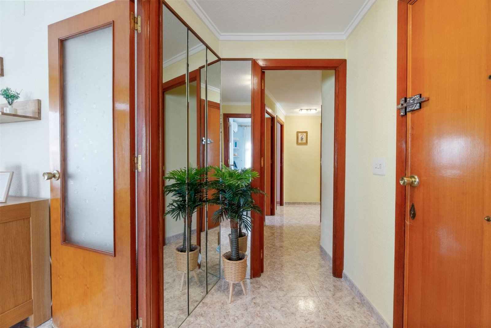 Appartement mit 3 Schlafzimmern, 2 Bädern und Tiefgaragenstellplatz nur 150 m vom Jachthafen und nur 400 m vom Strand