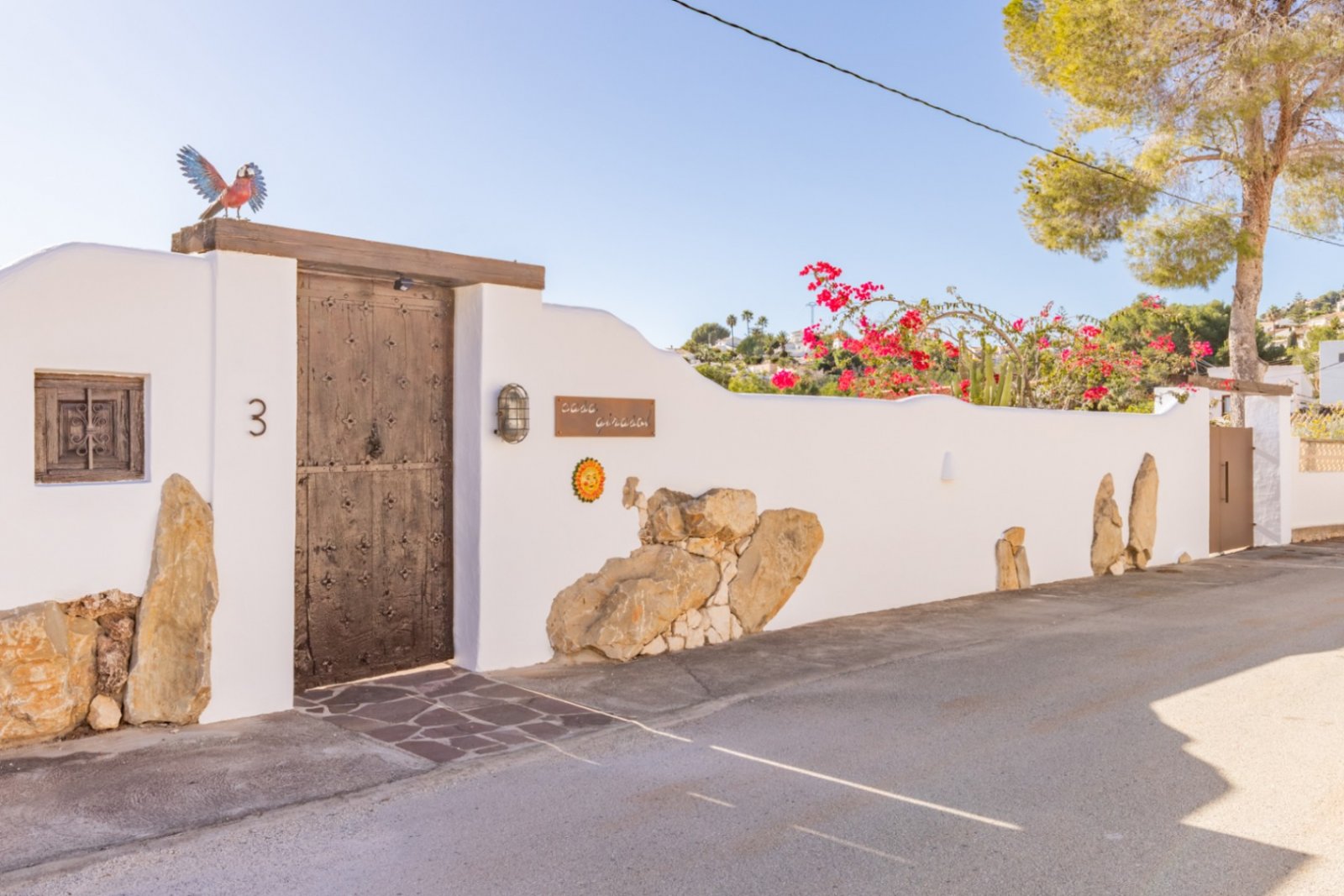 Villa mit 4 Schlafzimmern, separatem Gästeappartement und großem Privatpool