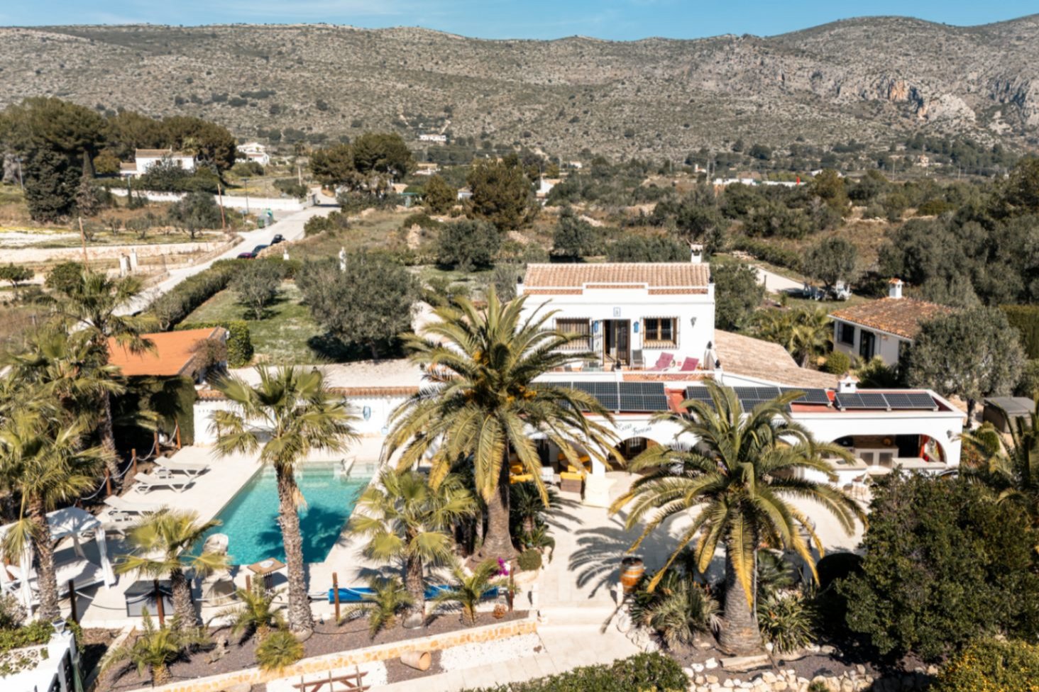 Charmantes Landhaus mit 3 Schlafzimmern, 3 Bädern, Privatpool und sehr schönem Ausblick