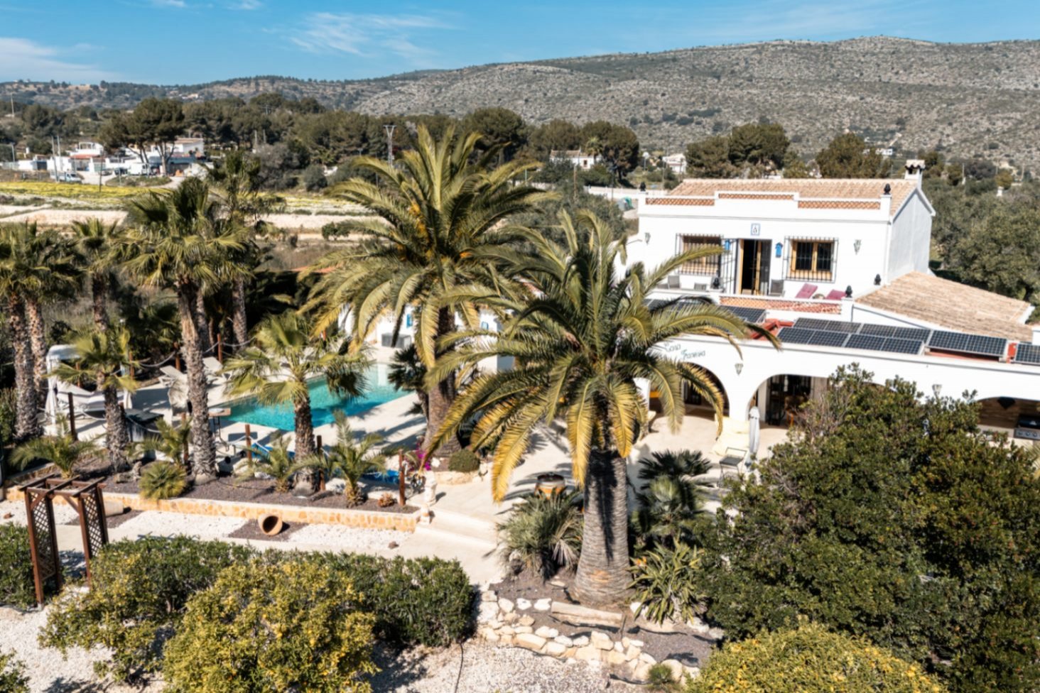 Charmantes Landhaus mit 3 Schlafzimmern, 3 Bädern, Privatpool und sehr schönem Ausblick