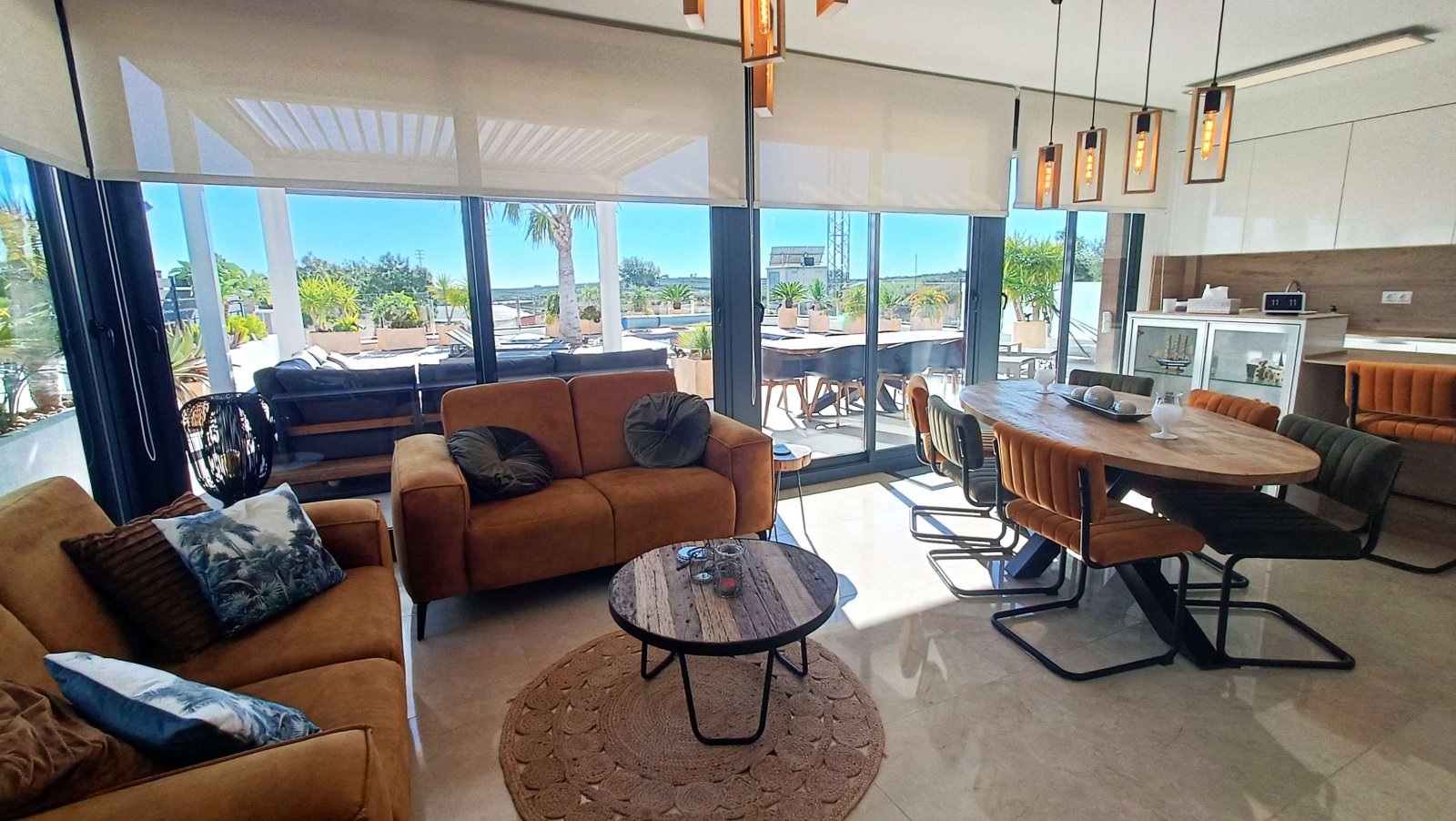 Beeindruckende Villa mit 3 Schlafzimmern, 3 Bädern, Dachterrasse, Privatpool und fantastischem Ausblick im La Finca Golf and Spa Resort