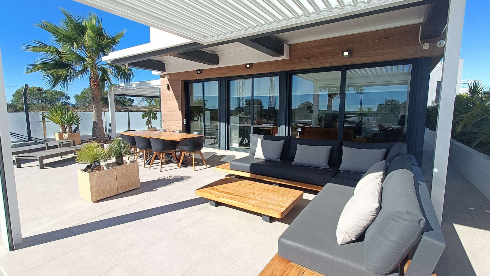 Beeindruckende Villa mit 3 Schlafzimmern, 3 Bädern, Dachterrasse, Privatpool und fantastischem Ausblick im La Finca Golf and Spa Resort