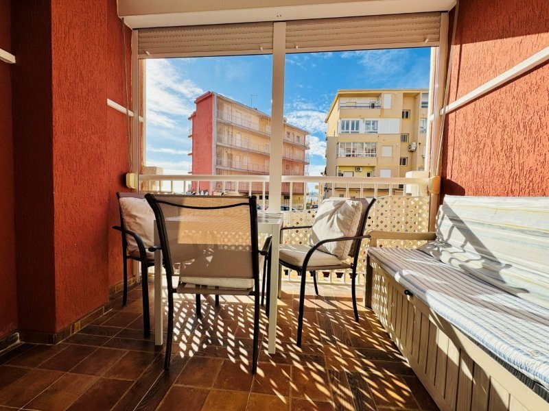 Appartement mit 2 Schlafzimmern, 1 Bad und Vermietlizenz in erster Linie am Strand