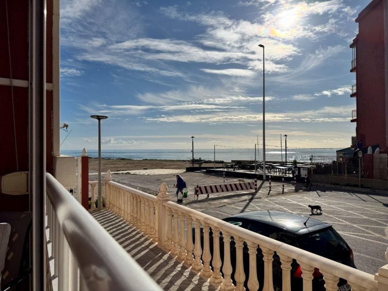 Appartement mit 2 Schlafzimmern, 1 Bad und Vermietlizenz in erster Linie am Strand