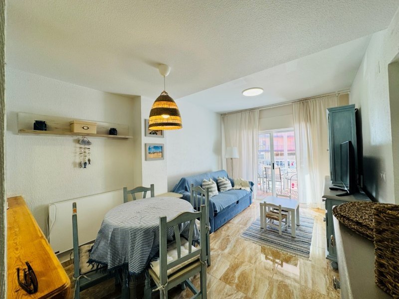Appartement mit 2 Schlafzimmern, 1 Bad und Vermietlizenz in erster Linie am Strand