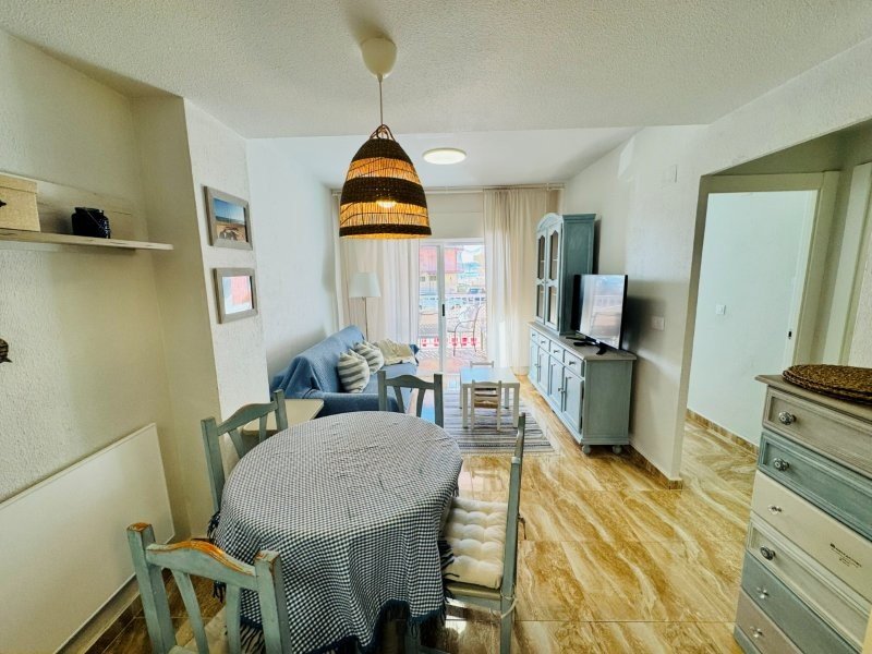 Appartement mit 2 Schlafzimmern, 1 Bad und Vermietlizenz in erster Linie am Strand