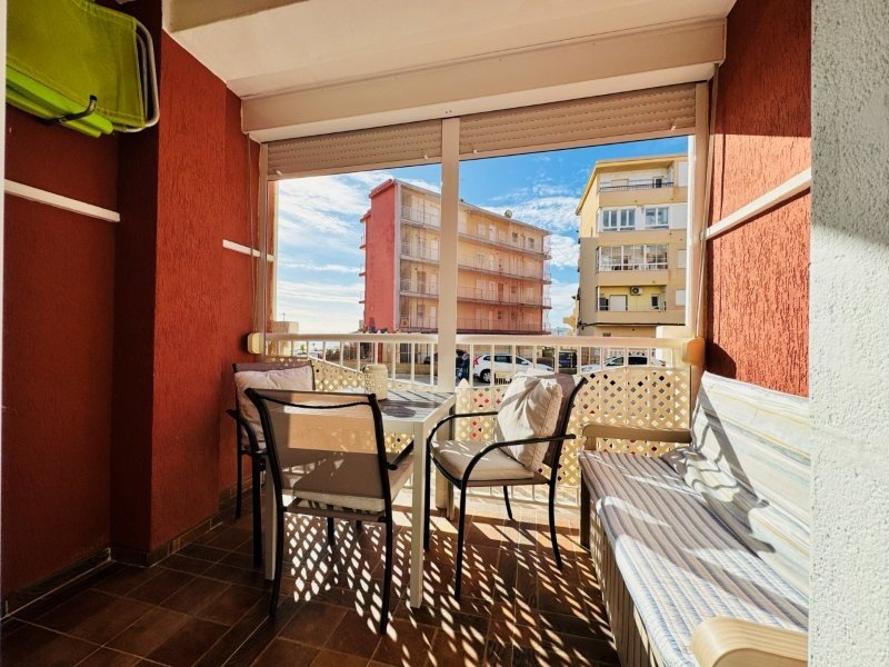 Appartement mit 2 Schlafzimmern, 1 Bad und Vermietlizenz in erster Linie am Strand