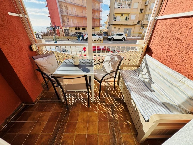 Appartement mit 2 Schlafzimmern, 1 Bad und Vermietlizenz in erster Linie am Strand