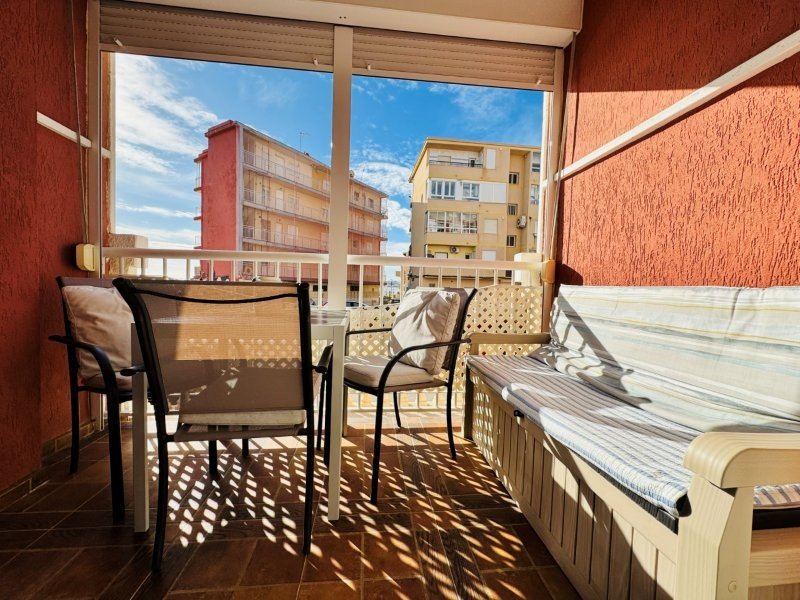 Appartement mit 2 Schlafzimmern, 1 Bad und Vermietlizenz in erster Linie am Strand
