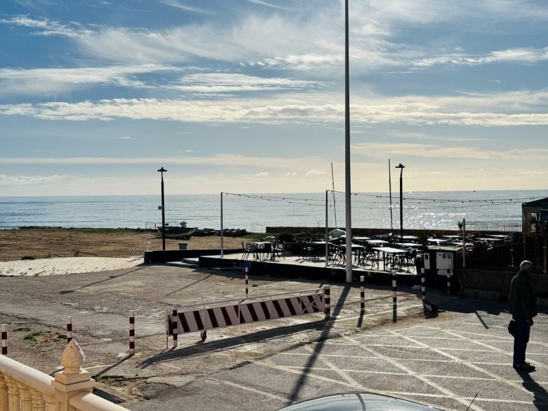 Appartement mit 2 Schlafzimmern, 1 Bad und Vermietlizenz in erster Linie am Strand