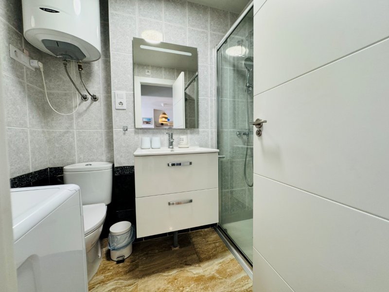 Appartement mit 2 Schlafzimmern, 1 Bad und Vermietlizenz in erster Linie am Strand