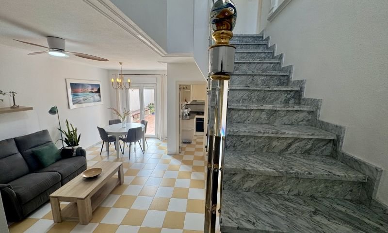 Freistehende Villa mit 4 Schlafzimmern, 2 Bädern, Dachterrasse und Garage in Aguas Nuevas