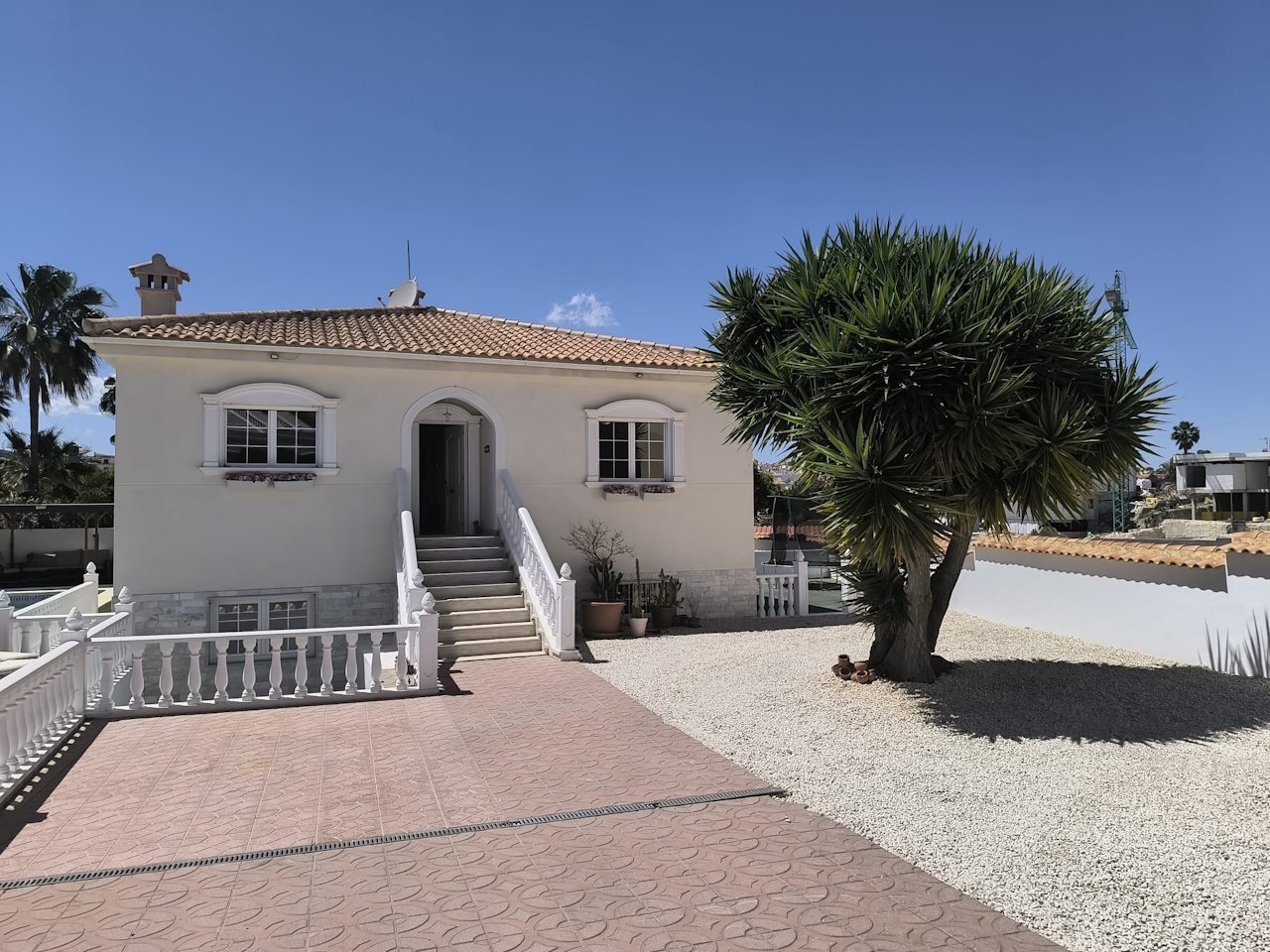 Freistehende Villa mit 5 Schlafzimmern, 2 Bädern und Privatpool in La Escuera