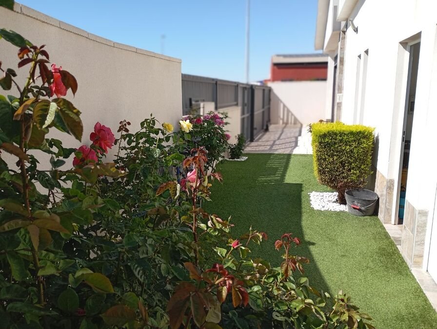 Exklusive Villa mit 3 Schlafzimmern, 2 Bädern, Garage und Privatpool