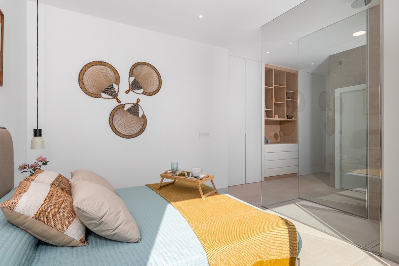 Villen mit 3 Schlafzimmern, 2 Bädern, optionaler Dachterrasse, Kfz-Stellplatz und Privatpool in der Golfanlage La Serena Golf