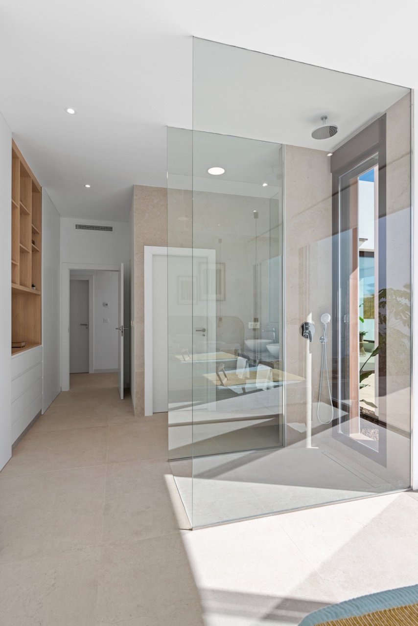 Villen mit 3 Schlafzimmern, 2 Bädern, optionaler Dachterrasse, Kfz-Stellplatz und Privatpool in der Golfanlage La Serena Golf