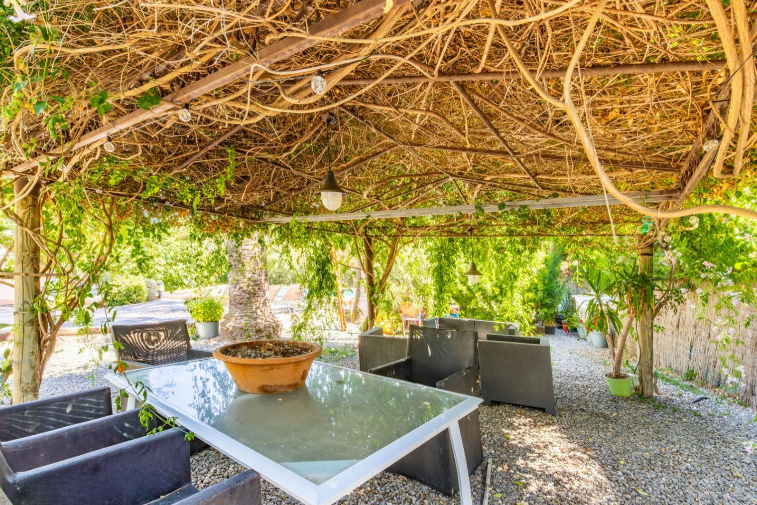 Charmante mediterrane Villa mit 3 Schlafzimmern, 2 Bädern und Privatpool nur 300 m vom Meer