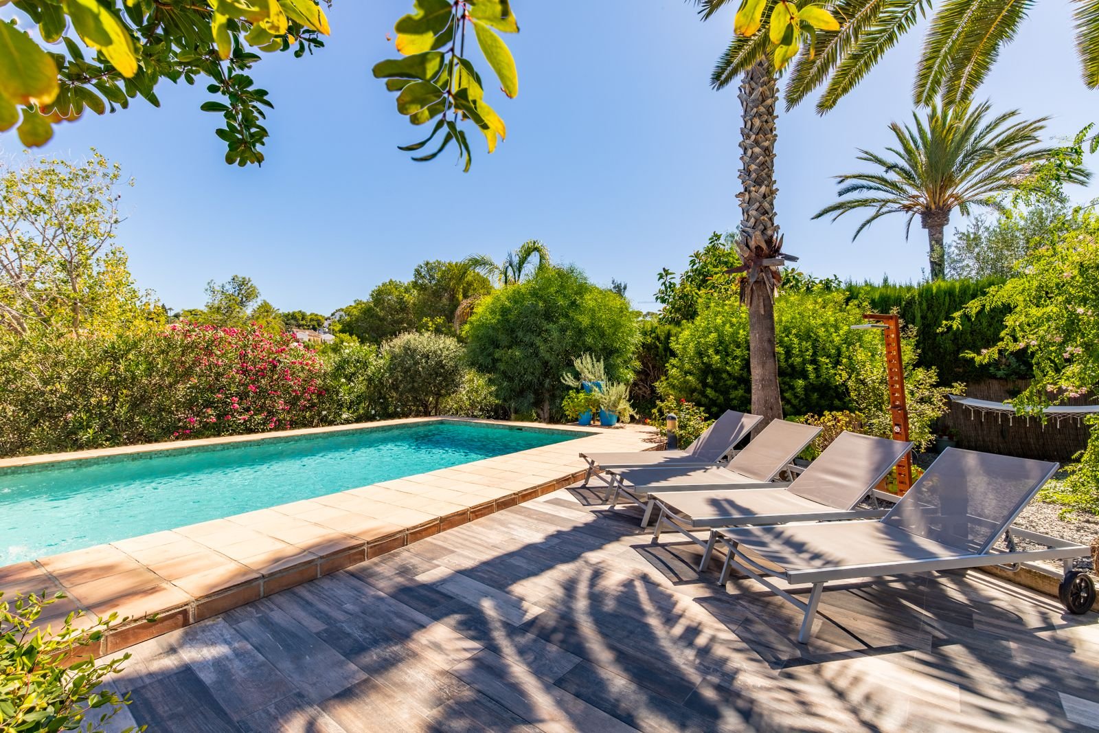 Charmante mediterrane Villa mit 3 Schlafzimmern, 2 Bädern und Privatpool nur 300 m vom Meer