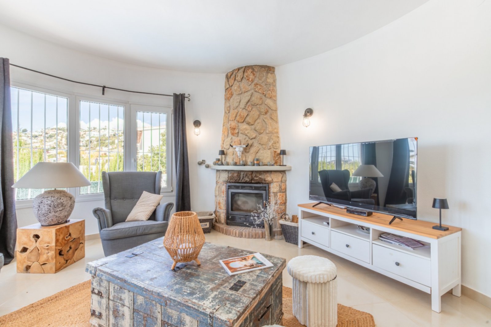 Villa mit 4 Schlafzimmern, 3 Bädern, Privatpool und fantastischem Meerblick