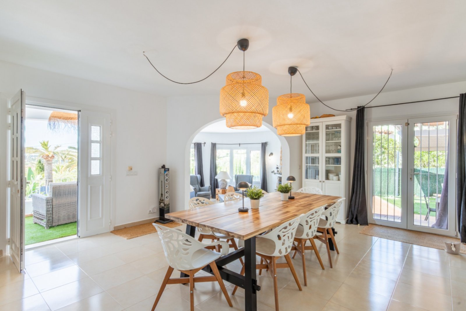 Villa mit 4 Schlafzimmern, 3 Bädern, Privatpool und fantastischem Meerblick