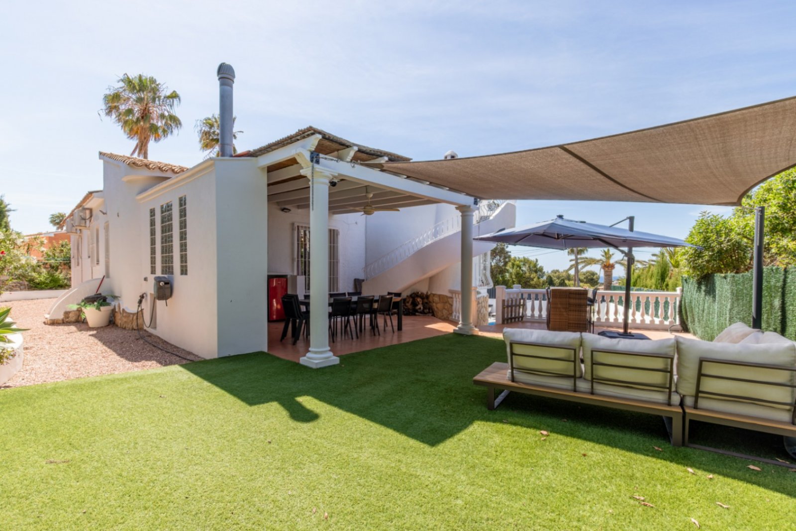 Villa mit 4 Schlafzimmern, 3 Bädern, Privatpool und fantastischem Meerblick