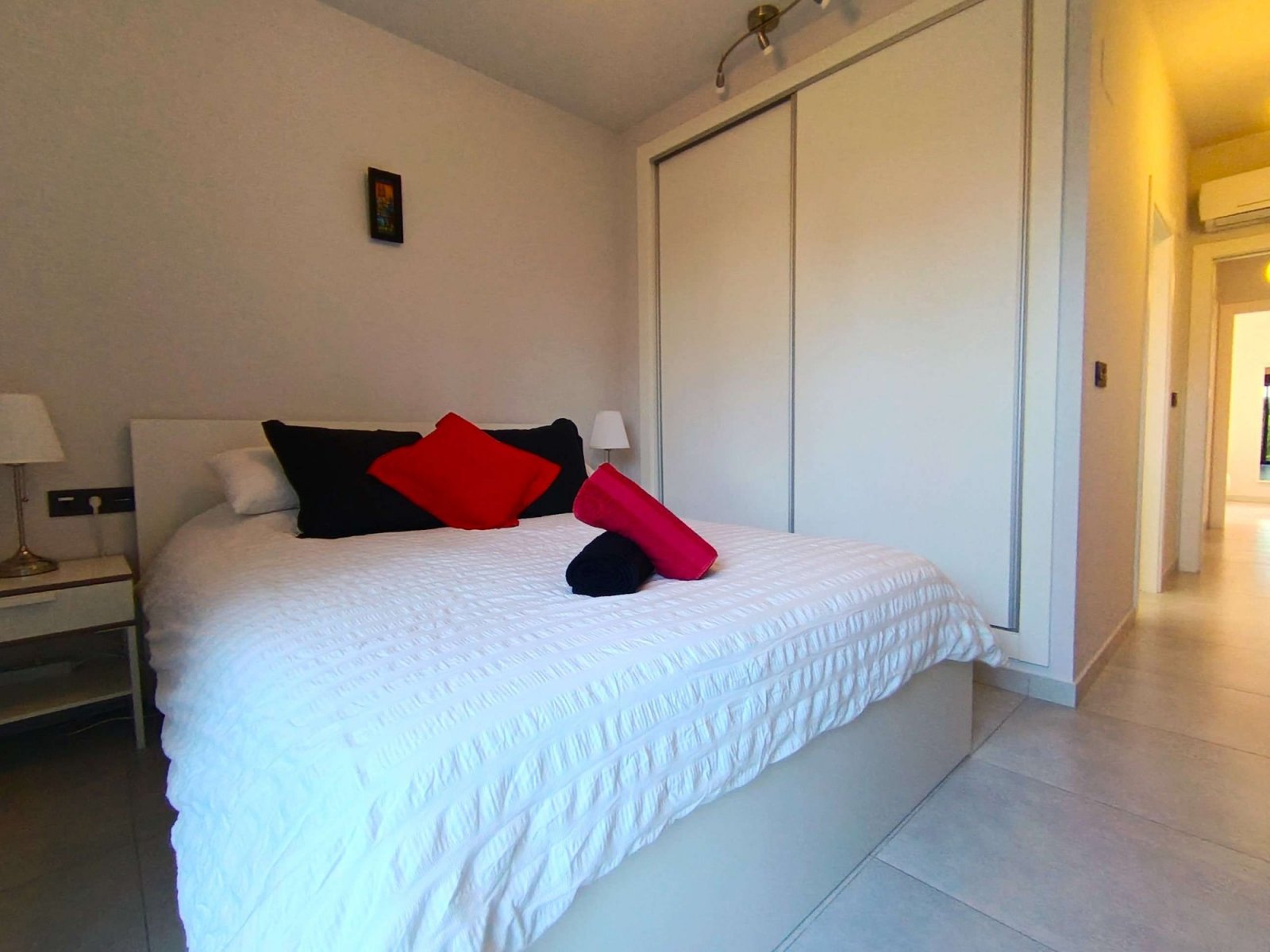 Erdgeschoss-Wohnung mit 2 Schlafzimmern, 2 Bädern, Kfz-Stellplatz und Gemeinschaftspool im La Finca Golf Resort