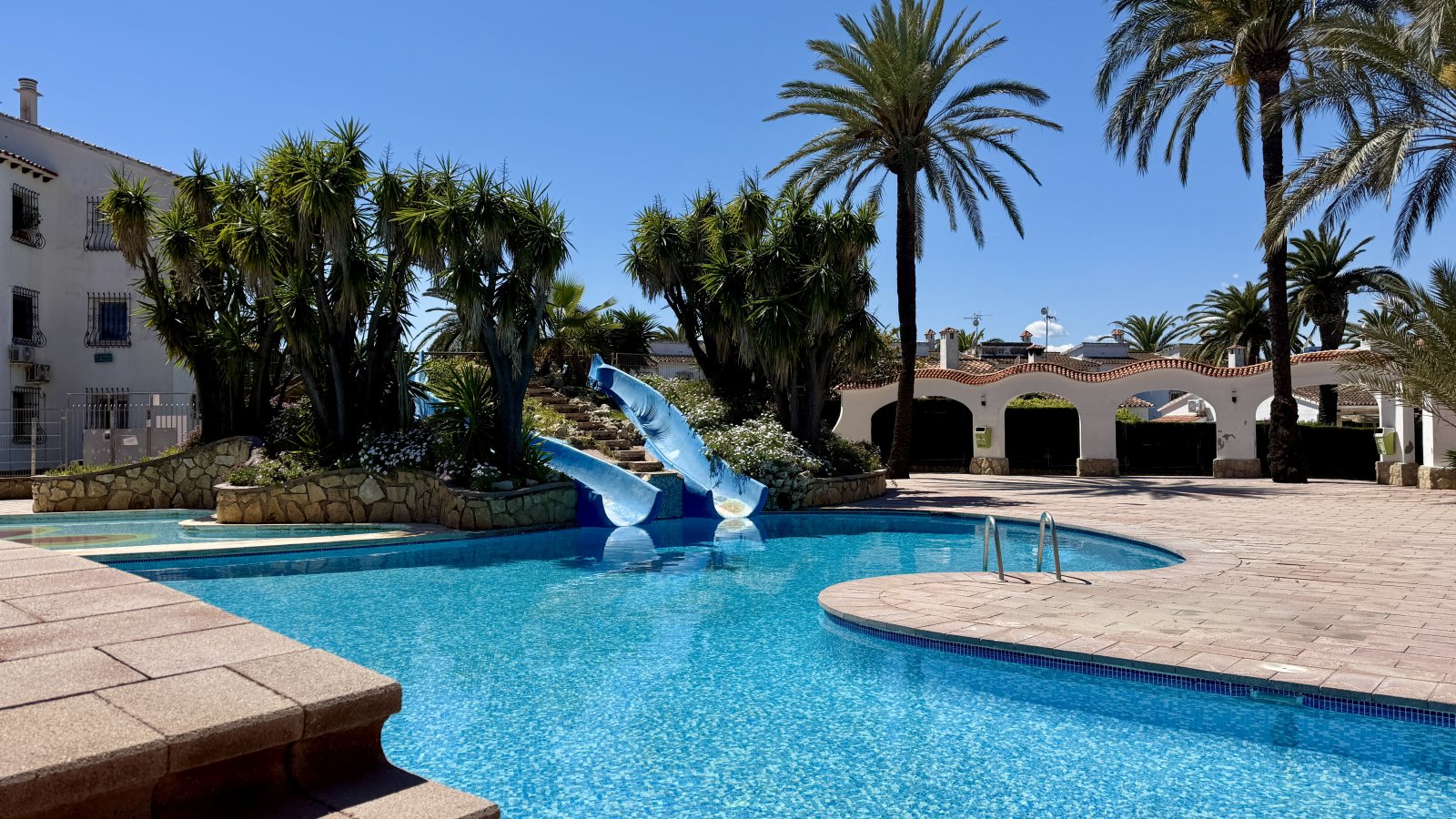 Sehr gepflegtes Reihenhaus mit 3 Schlafzimmern in der beliebten Ferienanlage El Palmar mit großer Poollandschaft