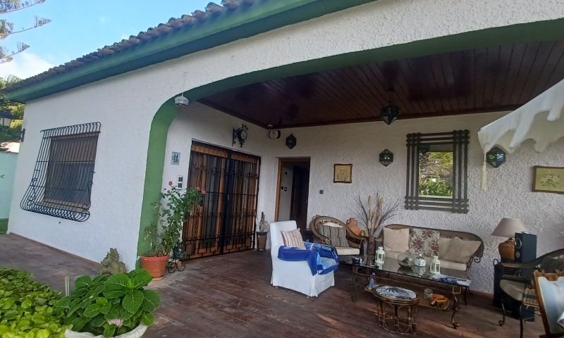 Spektakuläre Villa im mediterranen Stil mit 3 Schlafzimmern, 3 Bädern und Privatpool in Dehesa de Campoamor nur 950 m vom Strand