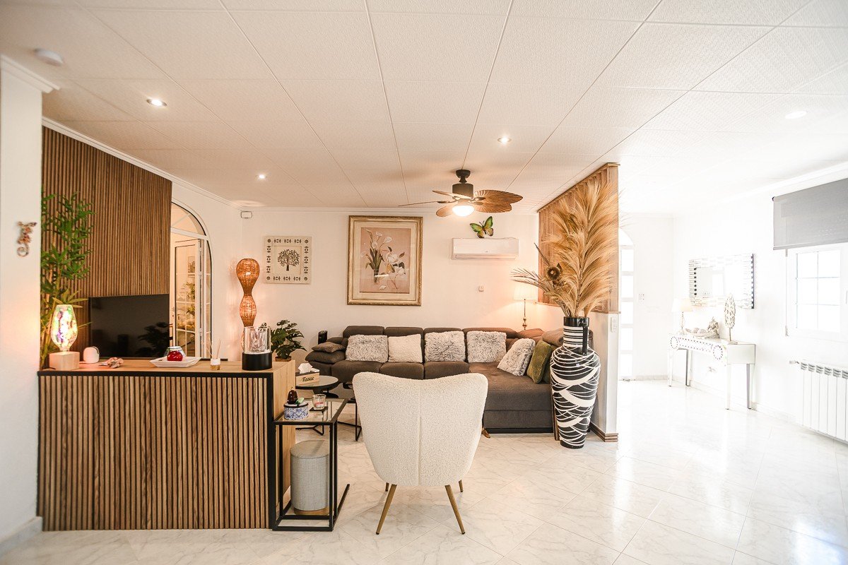 Exklusive andalusische Villa mit privatem Pool in La Marina - luxuriöses Wohnen unter der spanischen Sonne