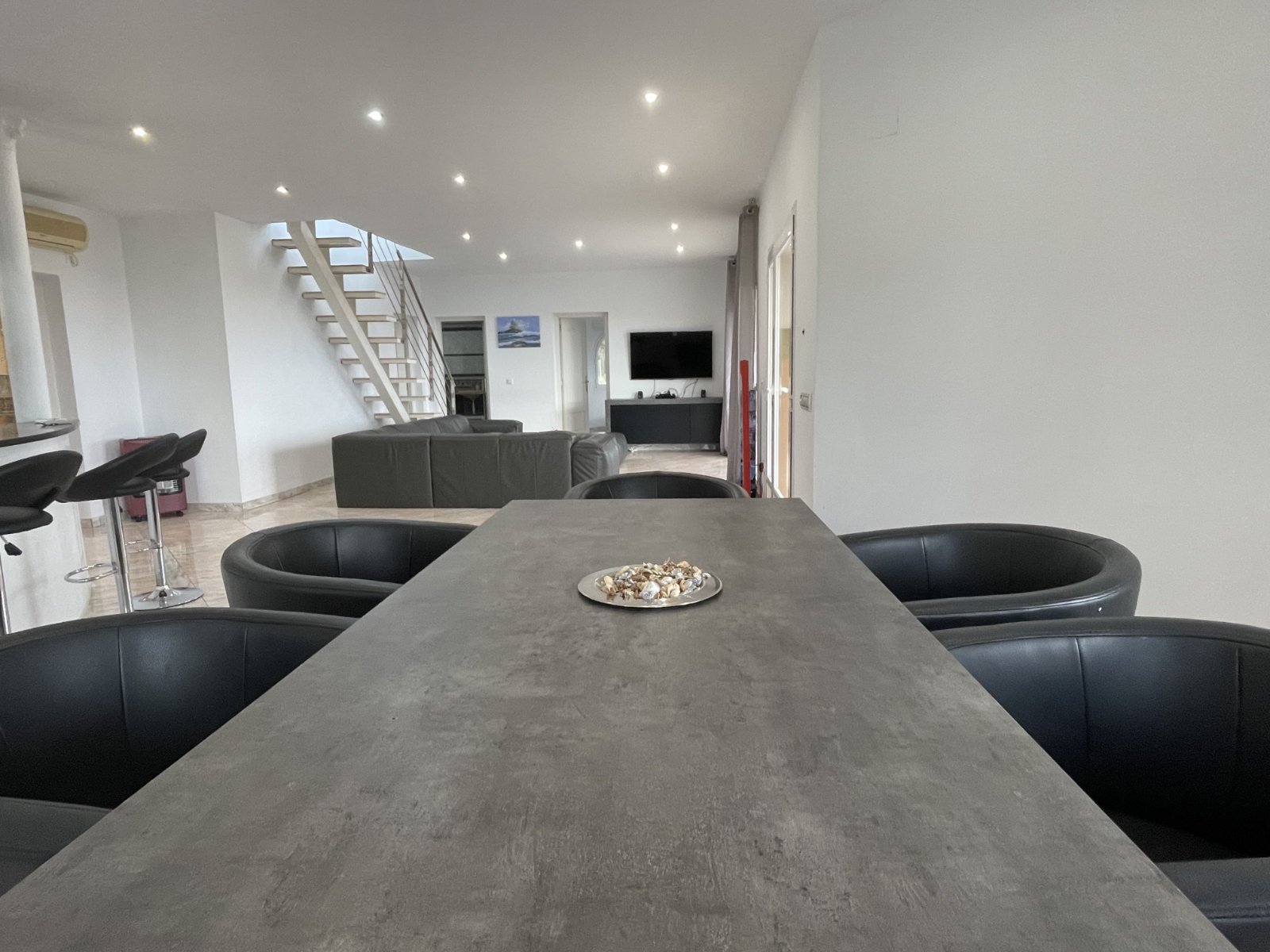 Exklusive Villa mit 2 Wohneinheiten, Privatpool und Meerblick