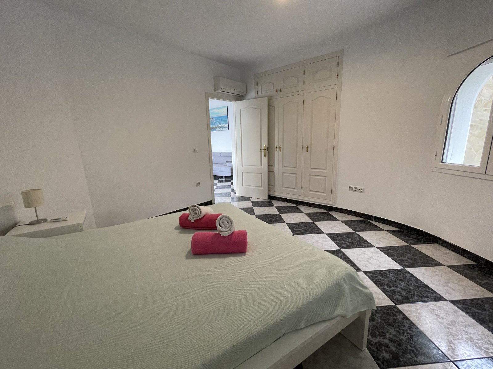 Exklusive Villa mit 2 Wohneinheiten, Privatpool und Meerblick