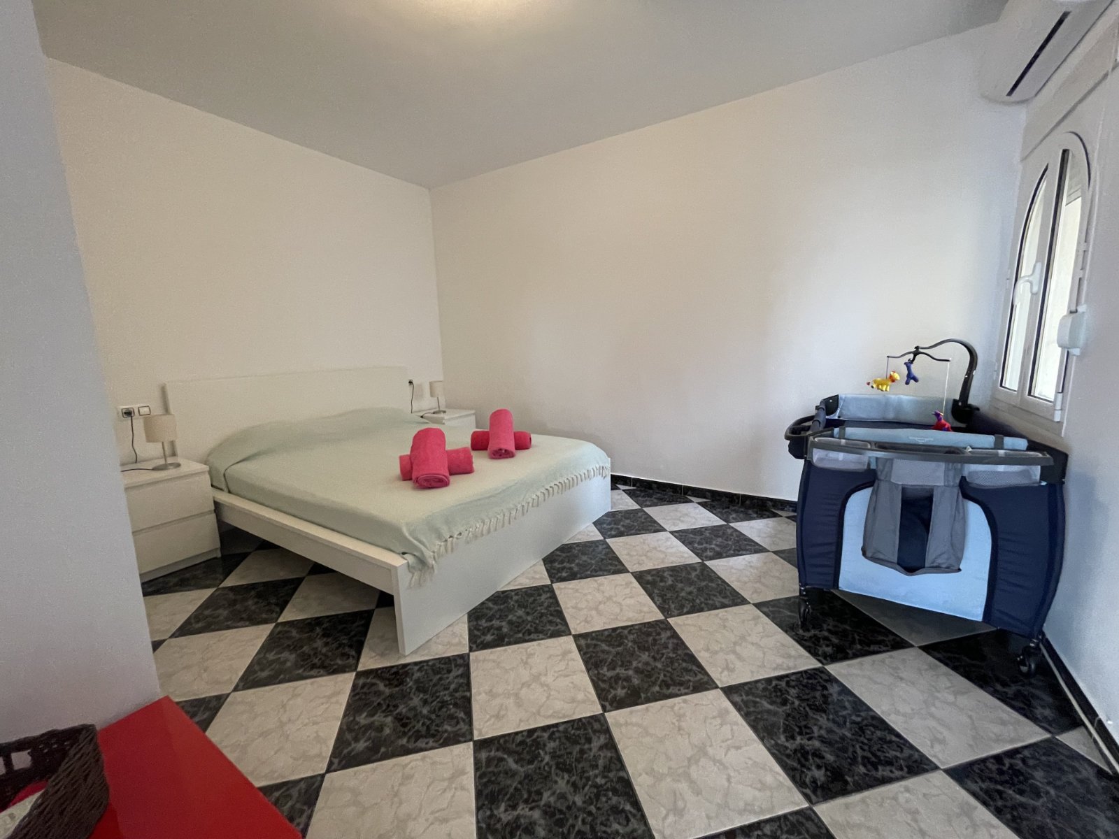 Exklusive Villa mit 2 Wohneinheiten, Privatpool und Meerblick