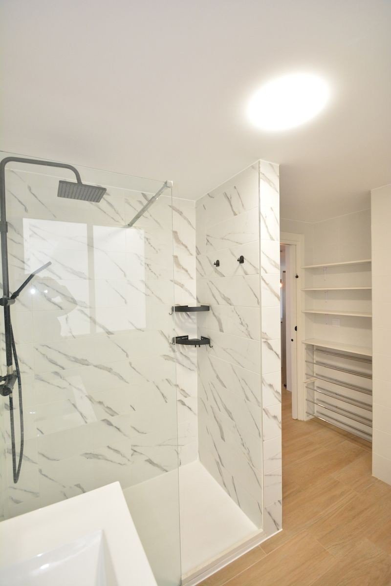 Renoviertes Appartement mit 3 Schlafzimmern, 2 Bädern und Tiefgaragenstellplatz nur 200 m vom Strand