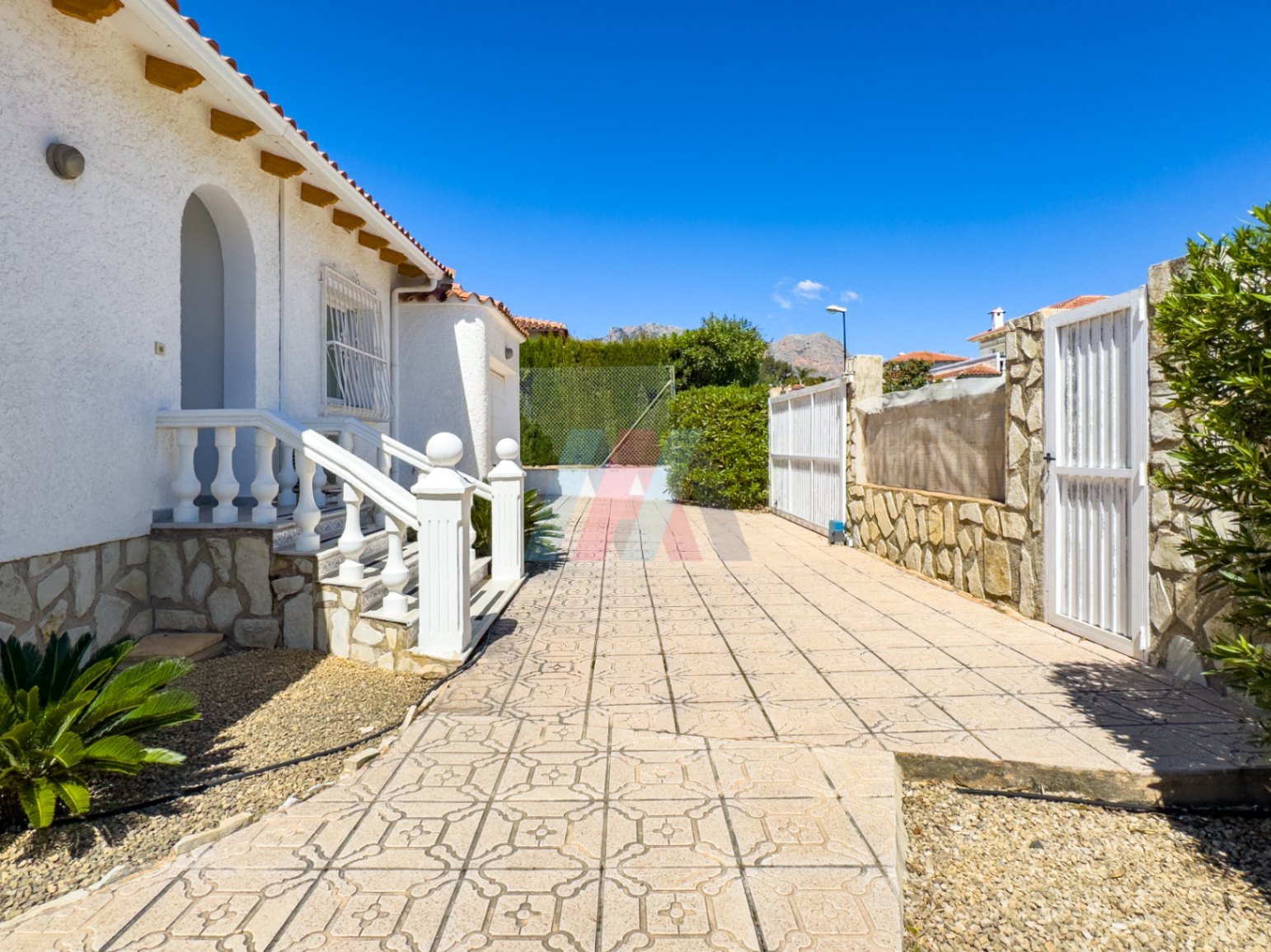 Eingeschossige Villa mit 3 Schlafzimmern, 1 Bad, Garage und Privatpool in Barranco Hondo