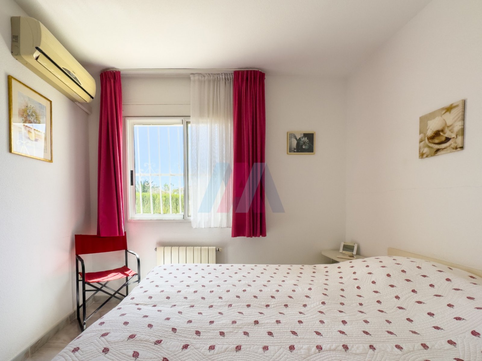Eingeschossige Villa mit 3 Schlafzimmern, 1 Bad, Garage und Privatpool in Barranco Hondo