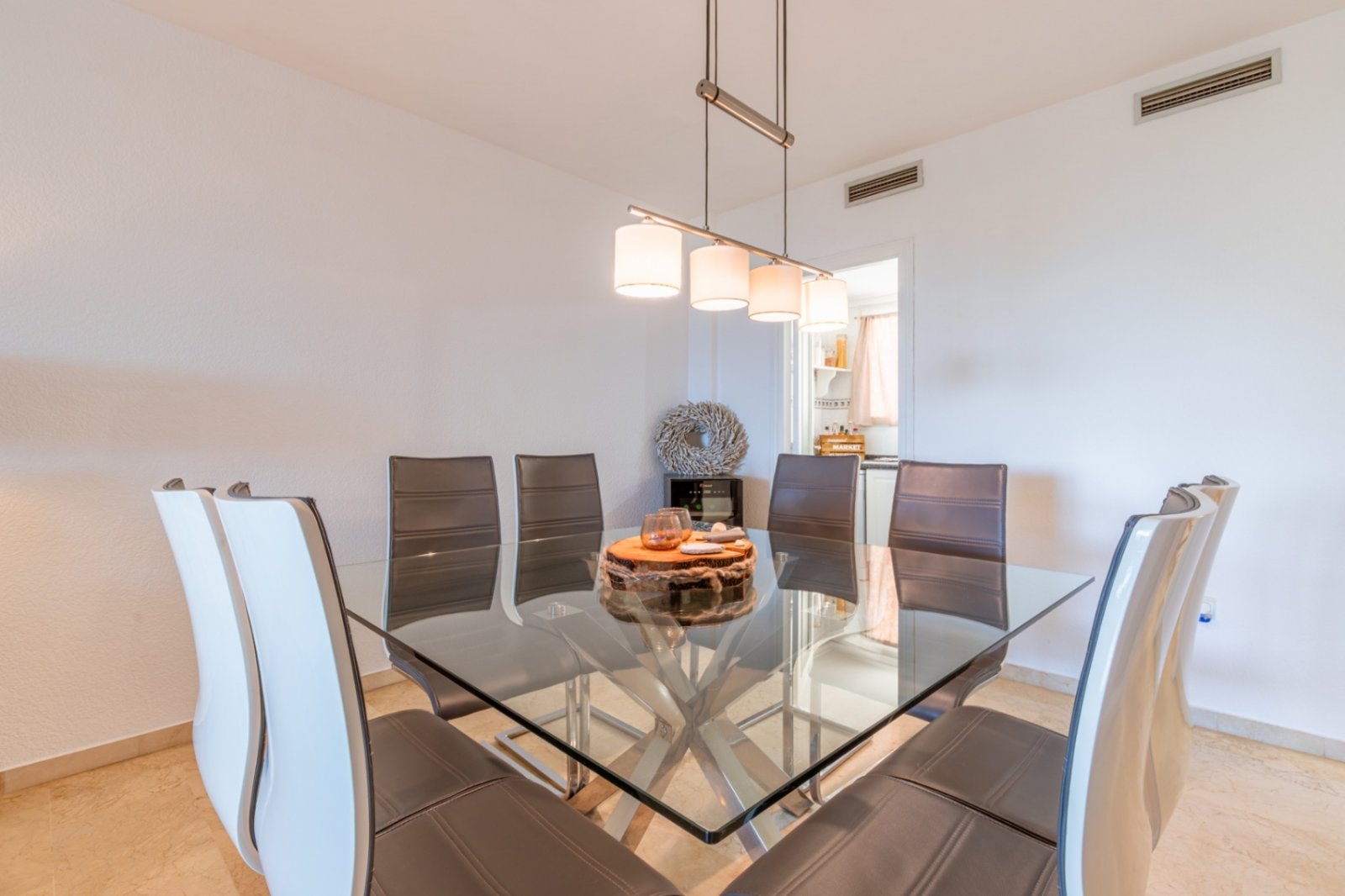 Wohnung mit Terrassen und Meerblick im Herzen von Moraira