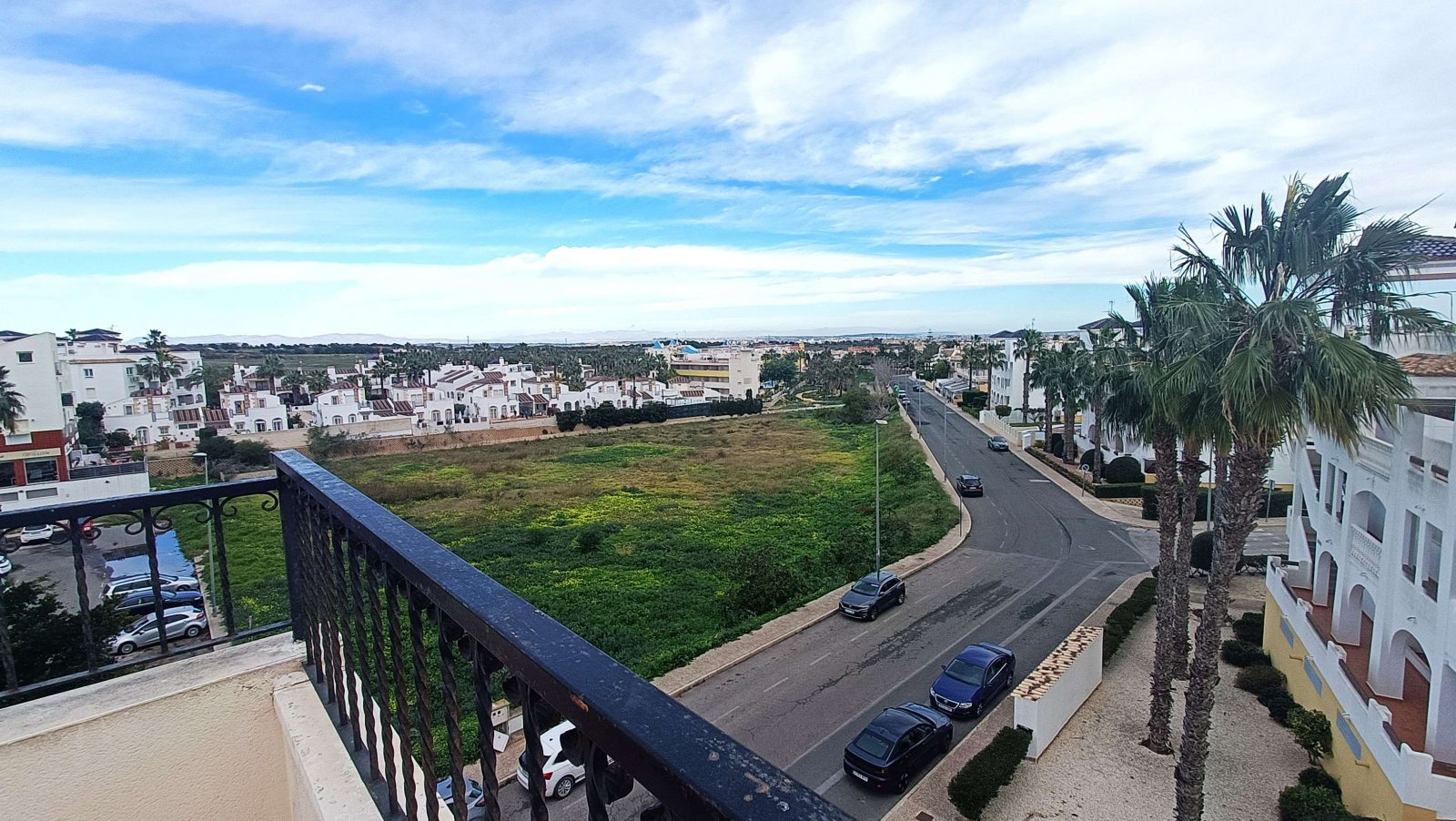 Appartement mit 2 Schlafzimmern, 1 Bad, Dachterrasse und Gemeinschaftspool