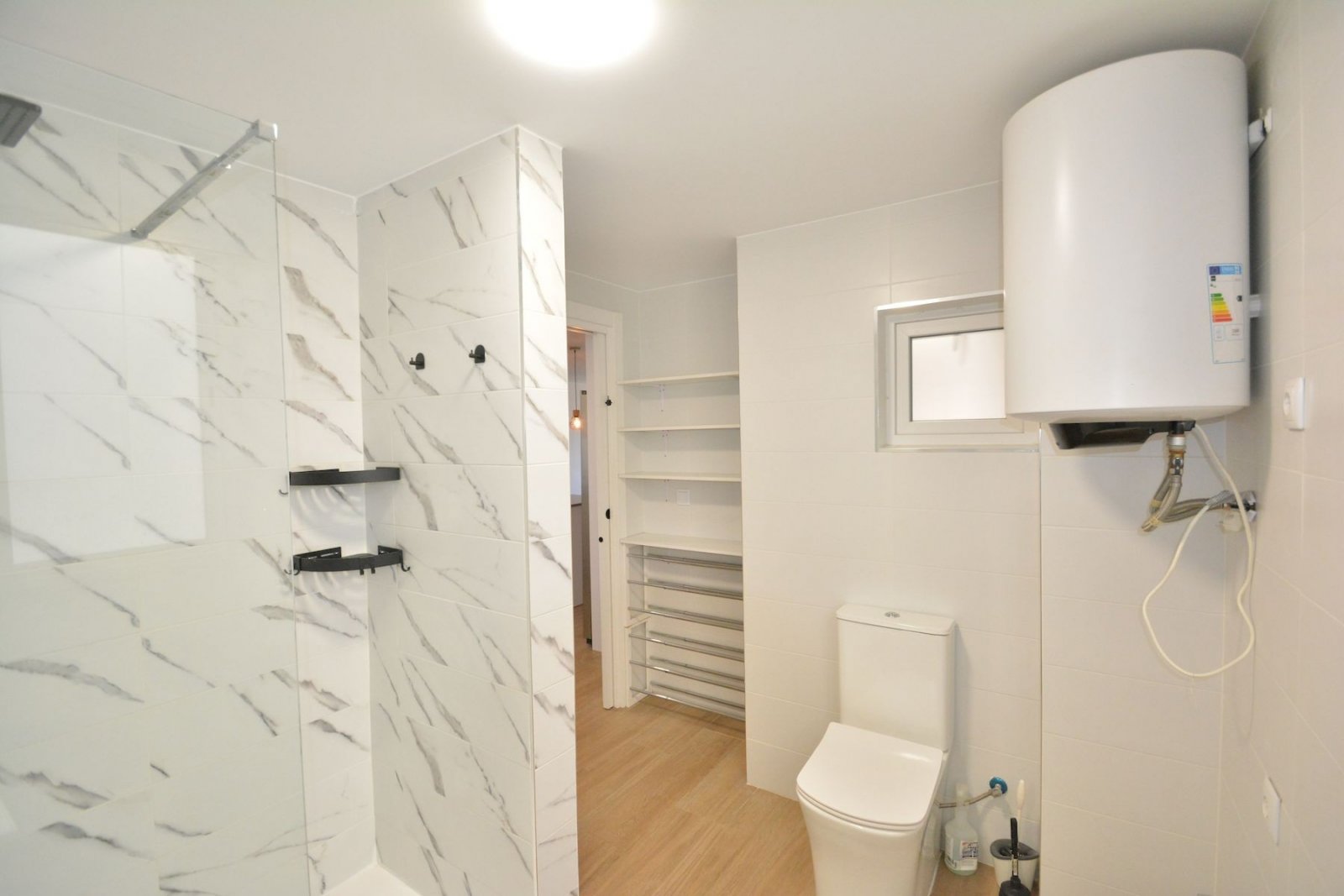 Renoviertes Appartement mit 3 Schlafzimmern, 2 Bädern und Tiefgaragenstellplatz nur 200 m vom Strand