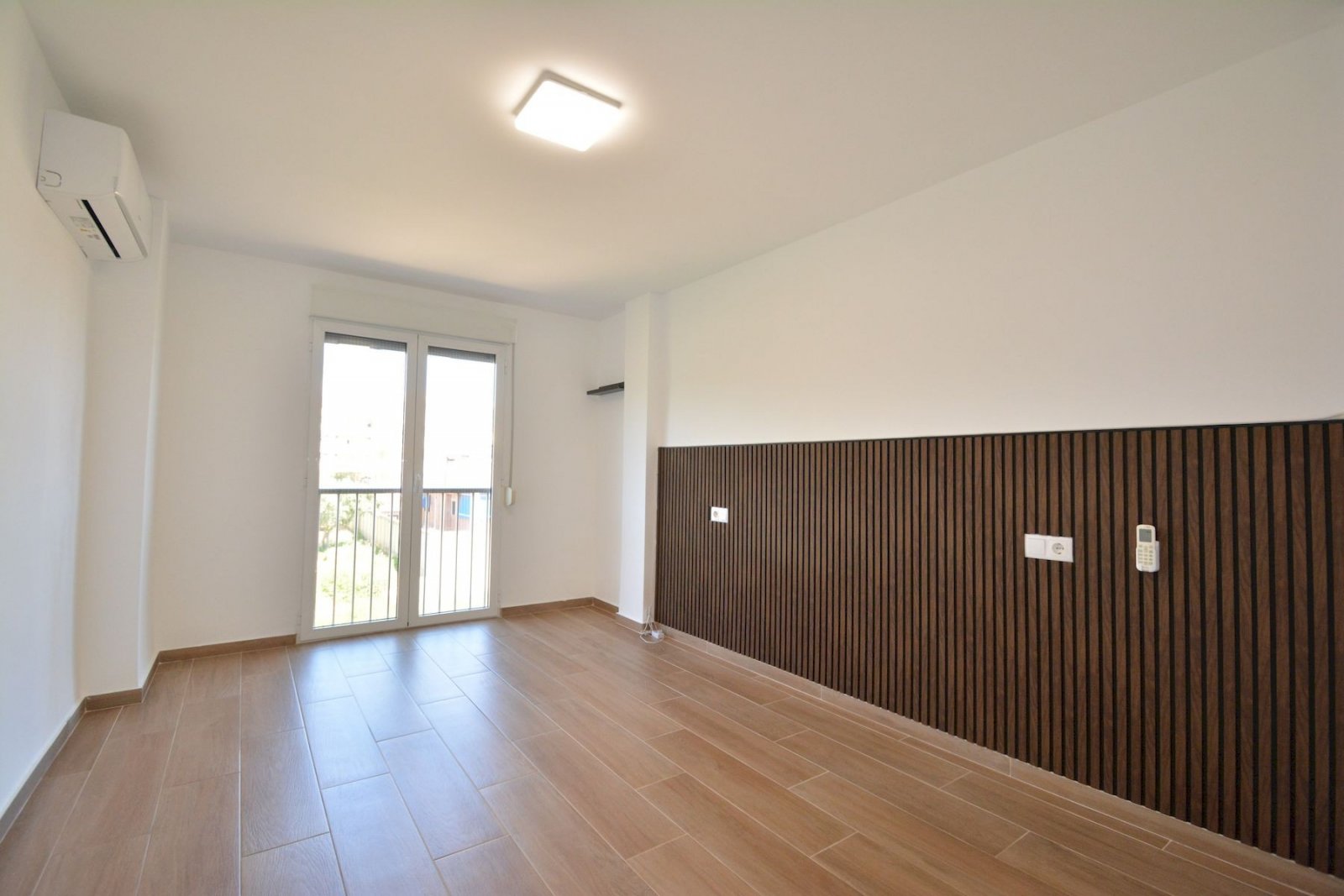 Renoviertes Appartement mit 3 Schlafzimmern, 2 Bädern und Tiefgaragenstellplatz nur 200 m vom Strand