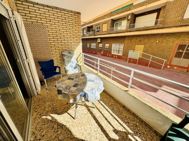 Großzügige Erdgeschoss-Wohnung mit 3 Schlafzimmern und 2 Bädern nur einen Katzensprung vom Strand