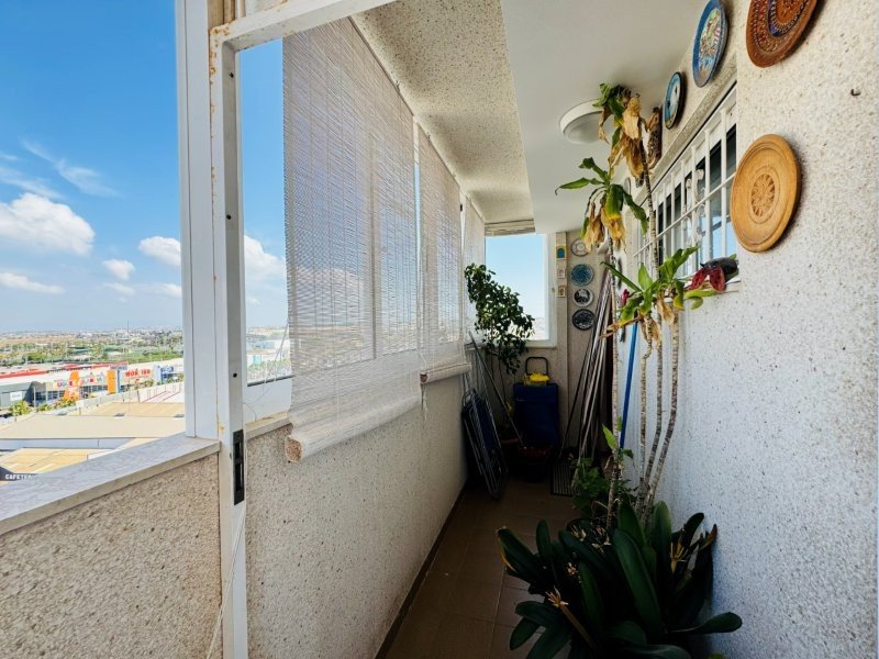 Appartement mit 2 Schlafzimmern, 1 Bad, überdachtem Kzf-Stellplatz, Gemeinschaftspool und Meerblick