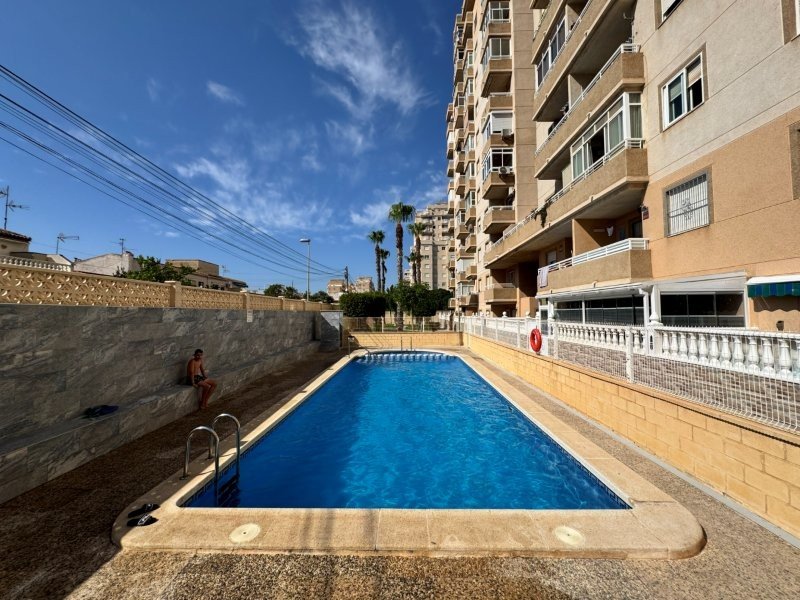Appartement mit 2 Schlafzimmern, 1 Bad, überdachtem Kzf-Stellplatz, Gemeinschaftspool und Meerblick