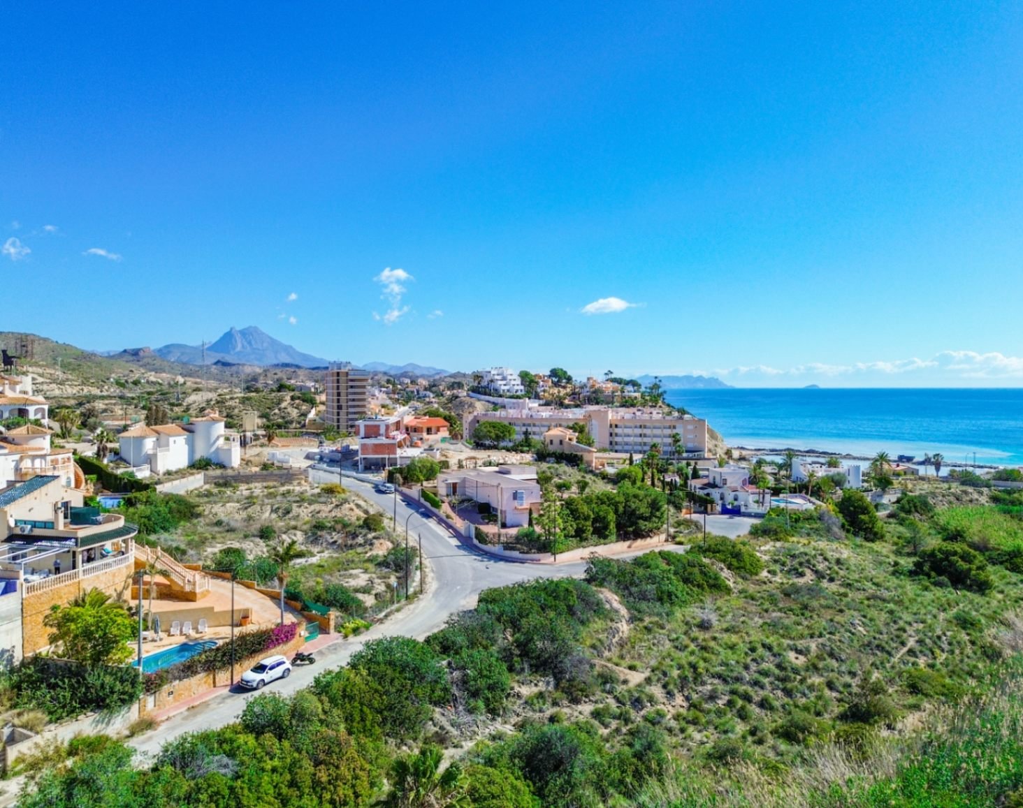 Mediterrane Villa mit Meerblick in Strandnähe