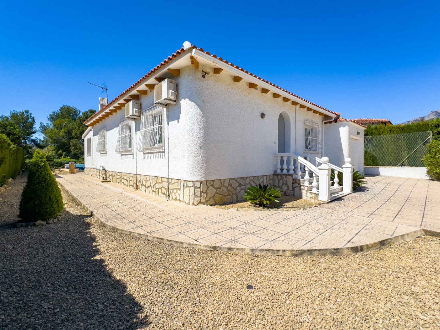 Eingeschossige Villa mit 3 Schlafzimmern, 1 Bad, Garage und Privatpool in Barranco Hondo