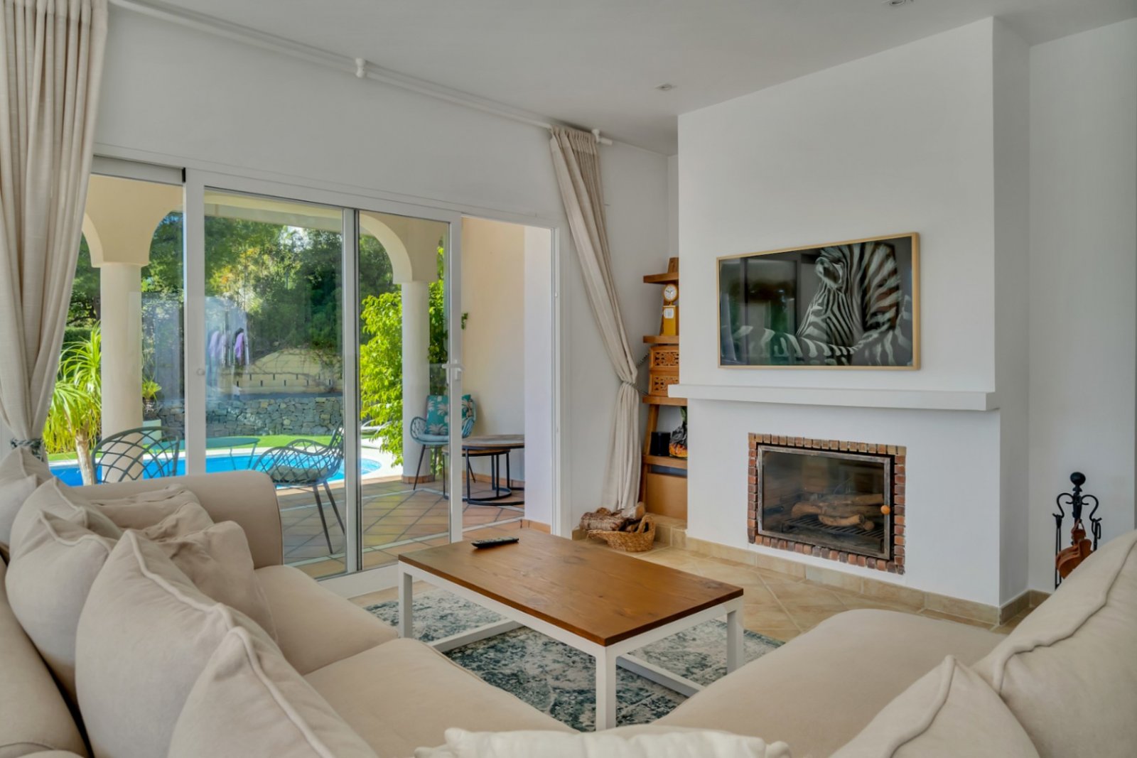 Villa in mediterranem Stil mit beheiztem Pool und viel Privatsphäre in der Nähe des Golfplatzes von Altea