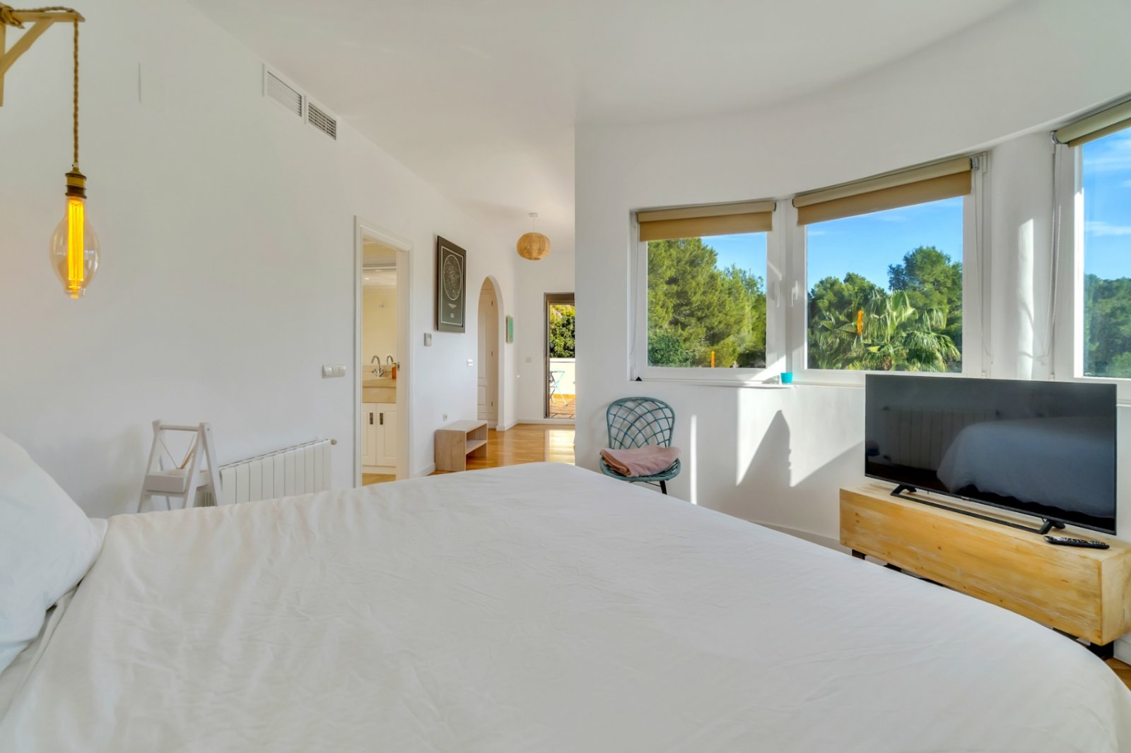 Villa in mediterranem Stil mit beheiztem Pool und viel Privatsphäre in der Nähe des Golfplatzes von Altea