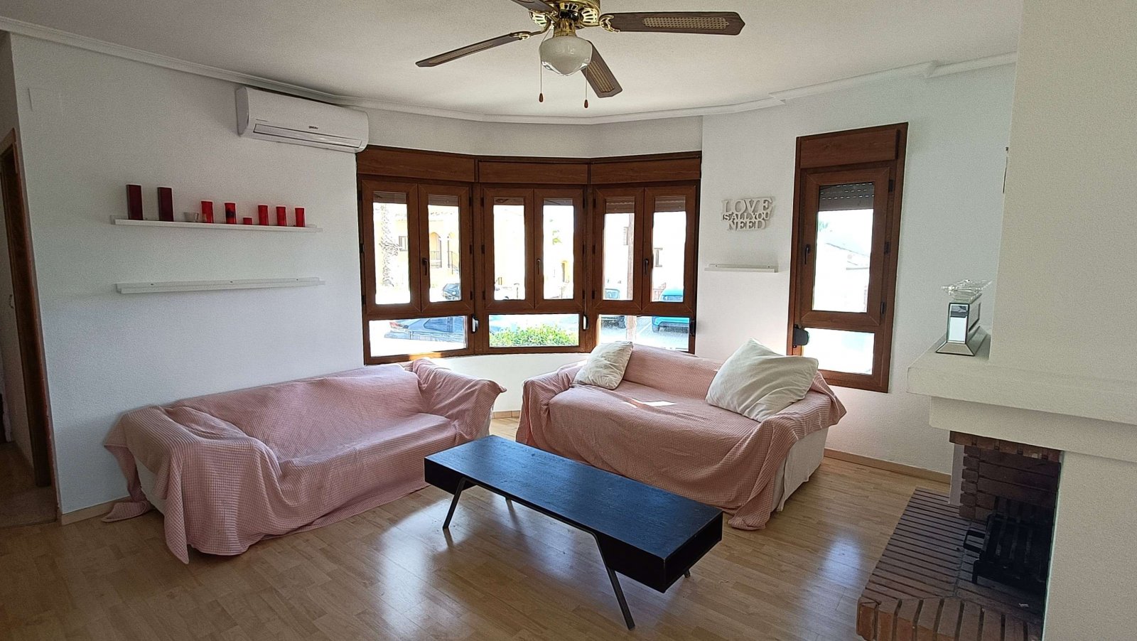 Villa mit 3 Schlafzimmern, 2 Bädern, Kfz-Stellplatz und Gemeinschaftspool im La Finca Golf Resort