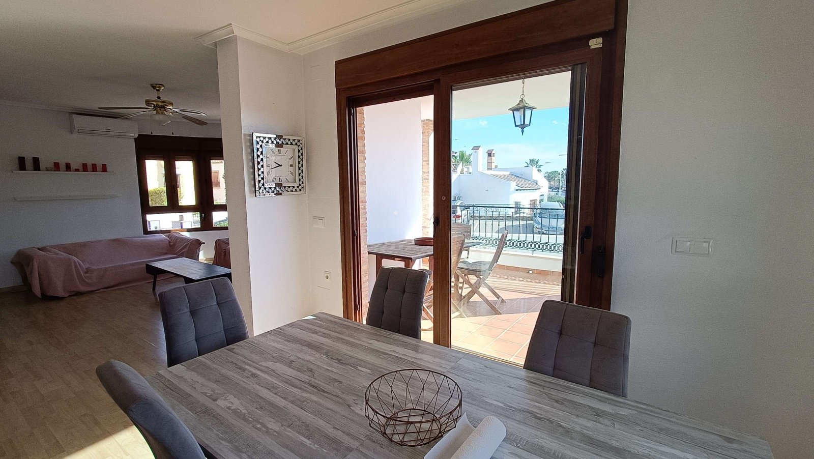 Villa mit 3 Schlafzimmern, 2 Bädern, Kfz-Stellplatz und Gemeinschaftspool im La Finca Golf Resort