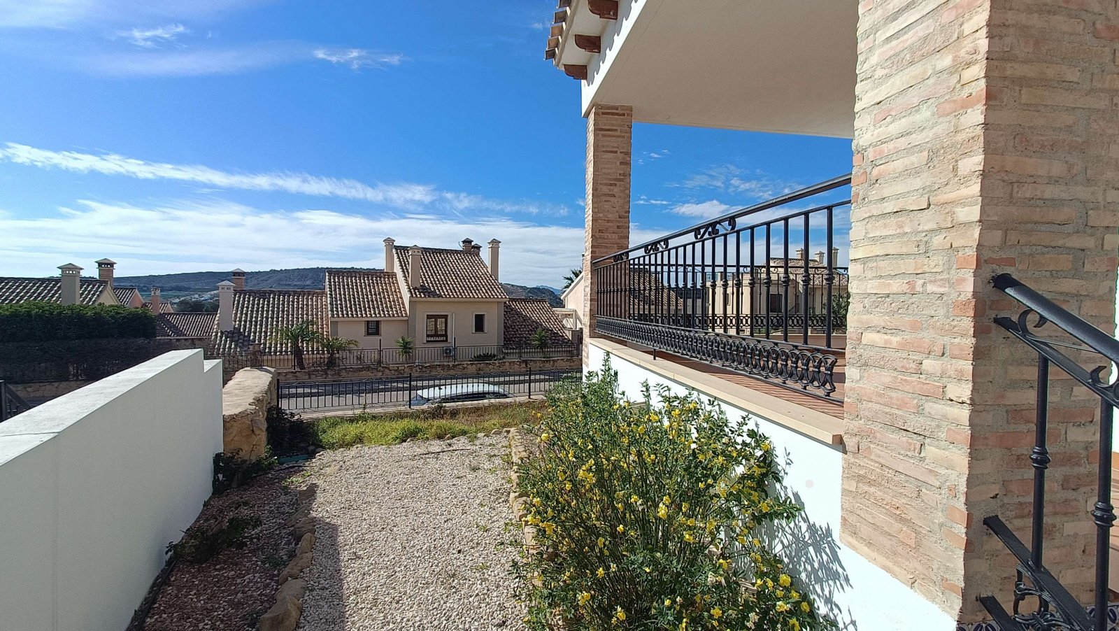 Villa mit 3 Schlafzimmern, 2 Bädern, Kfz-Stellplatz und Gemeinschaftspool im La Finca Golf Resort