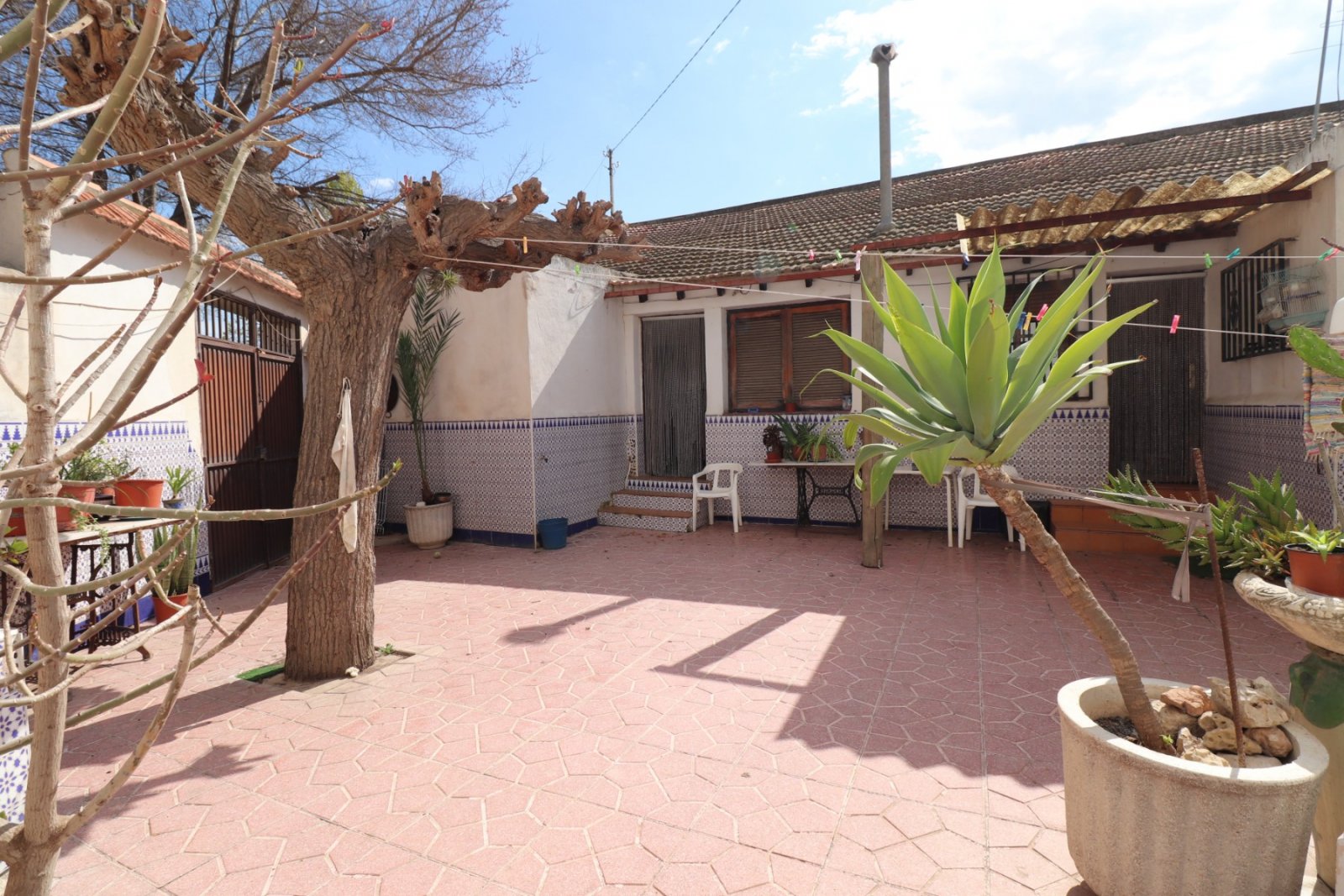 Freistehendes Haus mit 5 Schlafzimmern, 2 Bädern, Garage und schönem Ausblick